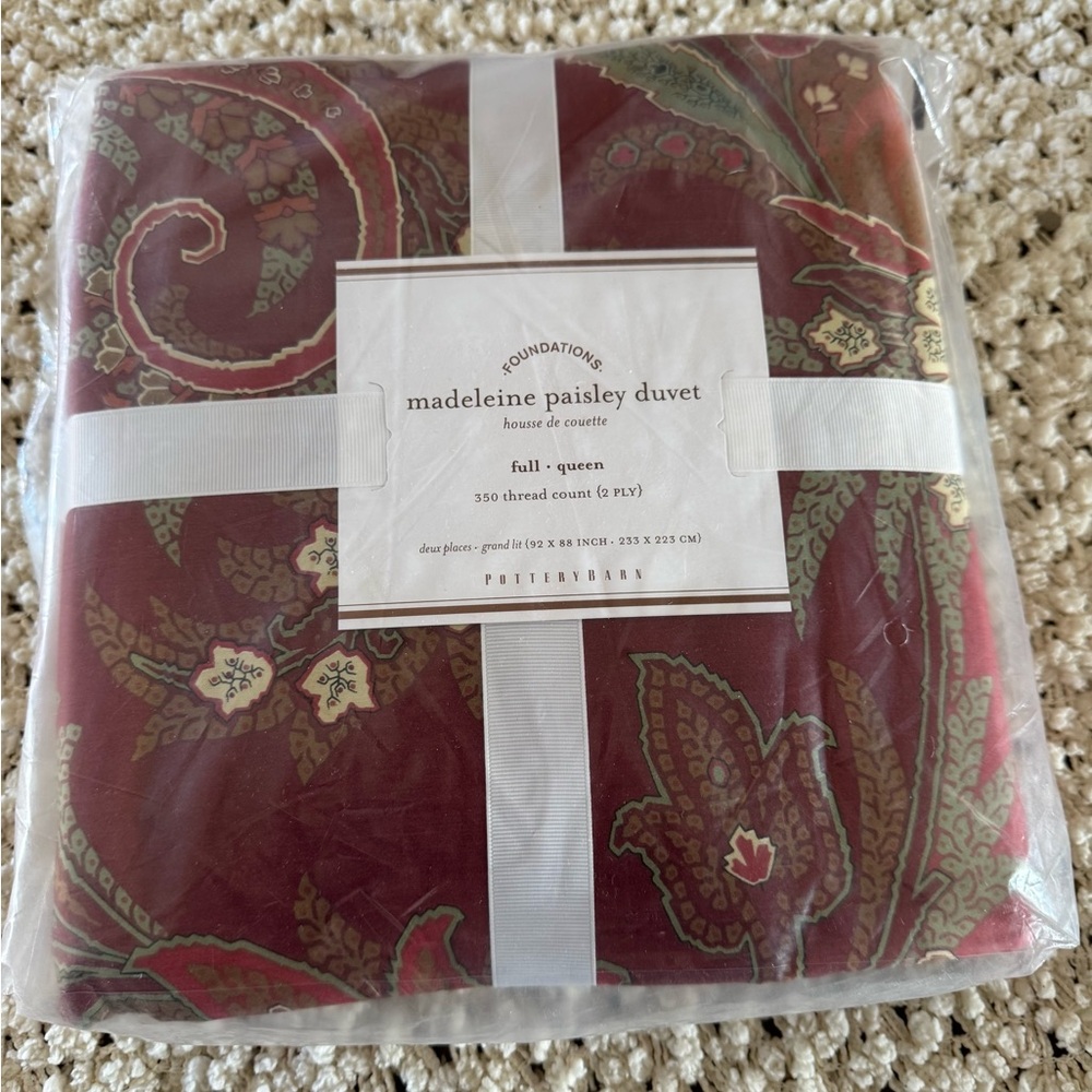 Pottery Barn Red and Green Paisley Duvet Cover Bedding